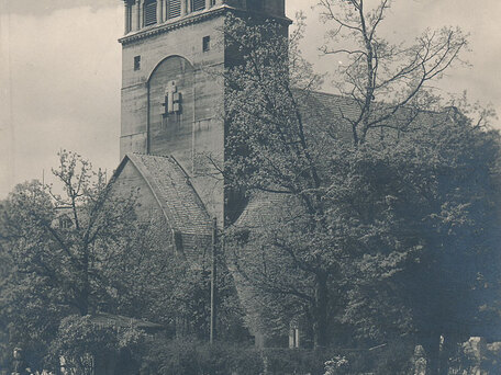 Fregata. Szczecin. Kościół pw. Najświętszego Serca Pana Jezusa. Stan z ok. 1950 roku