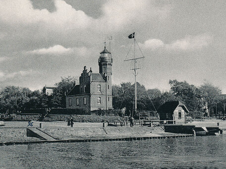 Verlag A. Schmidt. Ustka. Latarnia morska. Stan z ok. 1941 roku